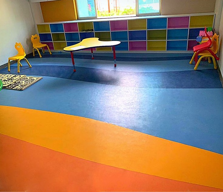 padloburkolas-pvc-linoleum-gyerekeknek-bolcsode pvc, linoleum burkolat gyerekeknek