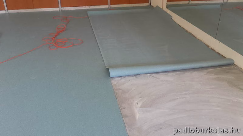Padlóburkolás, melegburkolás