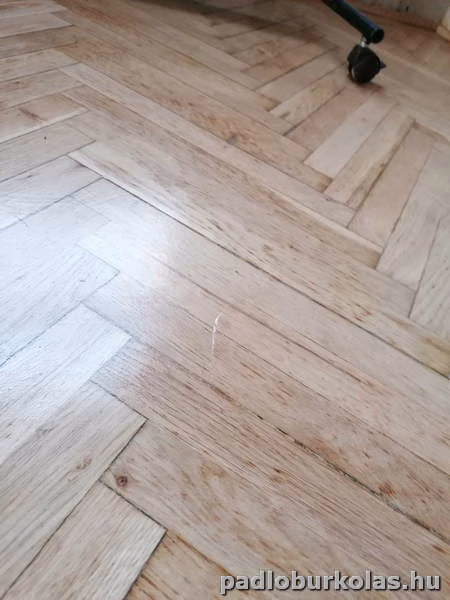 Padlóburkolás, melegburkolás