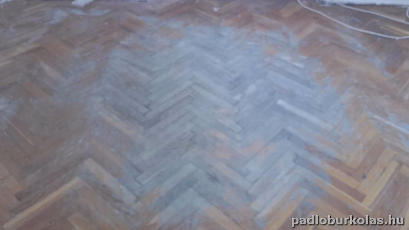 Padlóburkolás, melegburkolás
