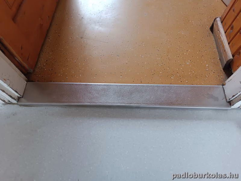 Padlóburkolás, melegburkolás