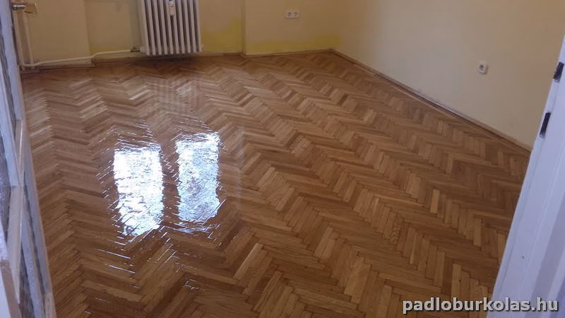 Padlóburkolás, melegburkolás