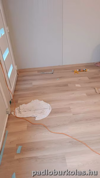 Padlóburkolás, melegburkolás