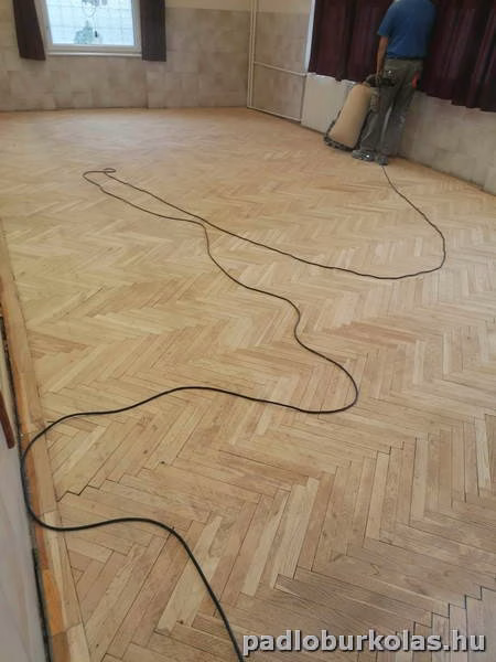Padlóburkolás, melegburkolás