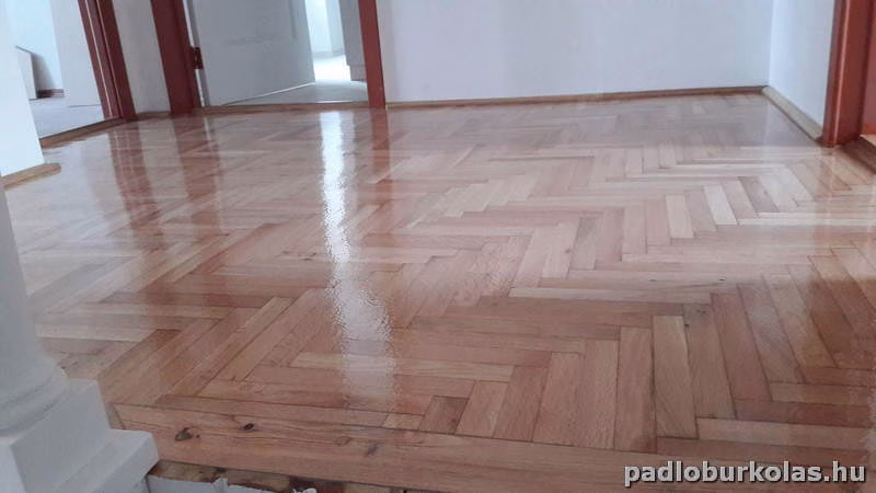 Padlóburkolás, melegburkolás