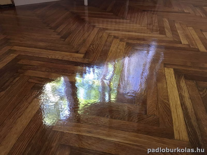 Padlóburkolás, melegburkolás