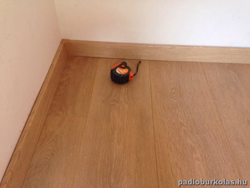 Padlóburkolás, melegburkolás